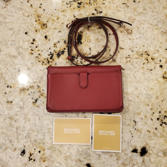 Sold MK wallet / crossbody EUC - Picture 2 of 7